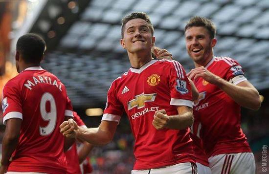 对碰而备受 对碰而备受