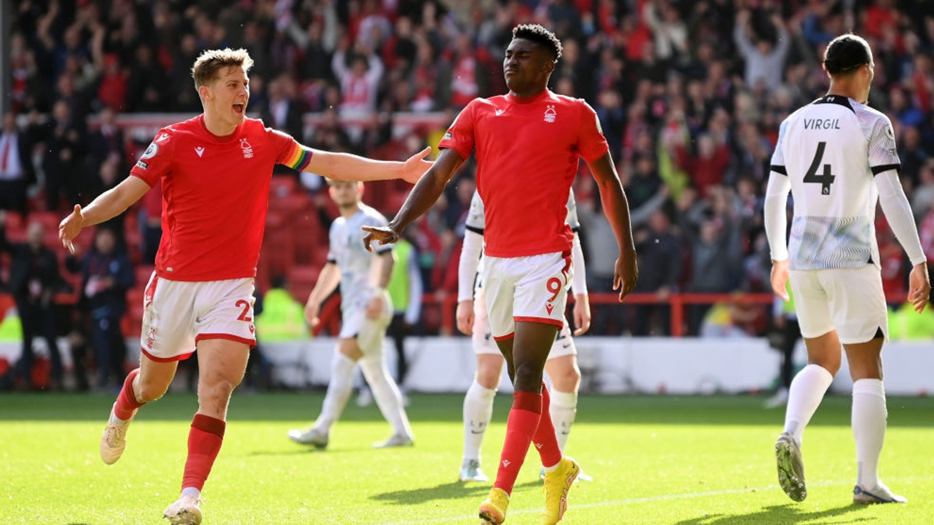 间的默契配 间的默契配