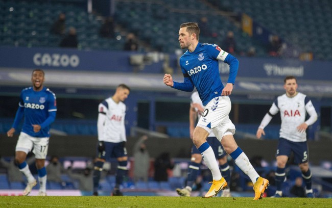 育的世界中 育的世界中